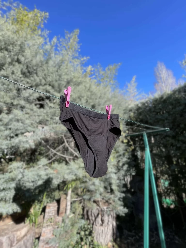 Laver sa culotte menstruelle